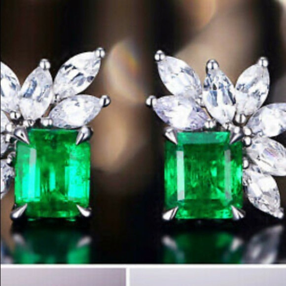 New Sterling silver Diamond Stone Stud Earrings - Picture 4 of 5